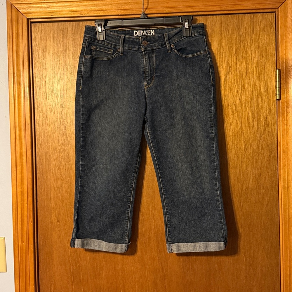 Denizen from Levi's Blue Denim Women’s Capri’s